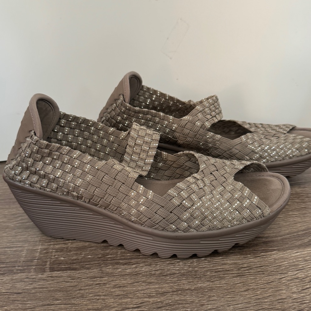 Skechers Cali Parallel Wedge Sandal Bronze Sparkle Basket Weave Woven Size 8